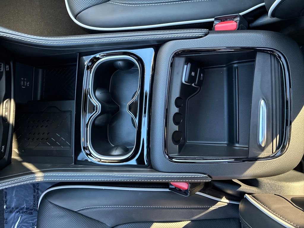 New 2026 Chrysler Pacifica Limited w/ Uconnect Theater Family Group image 27
