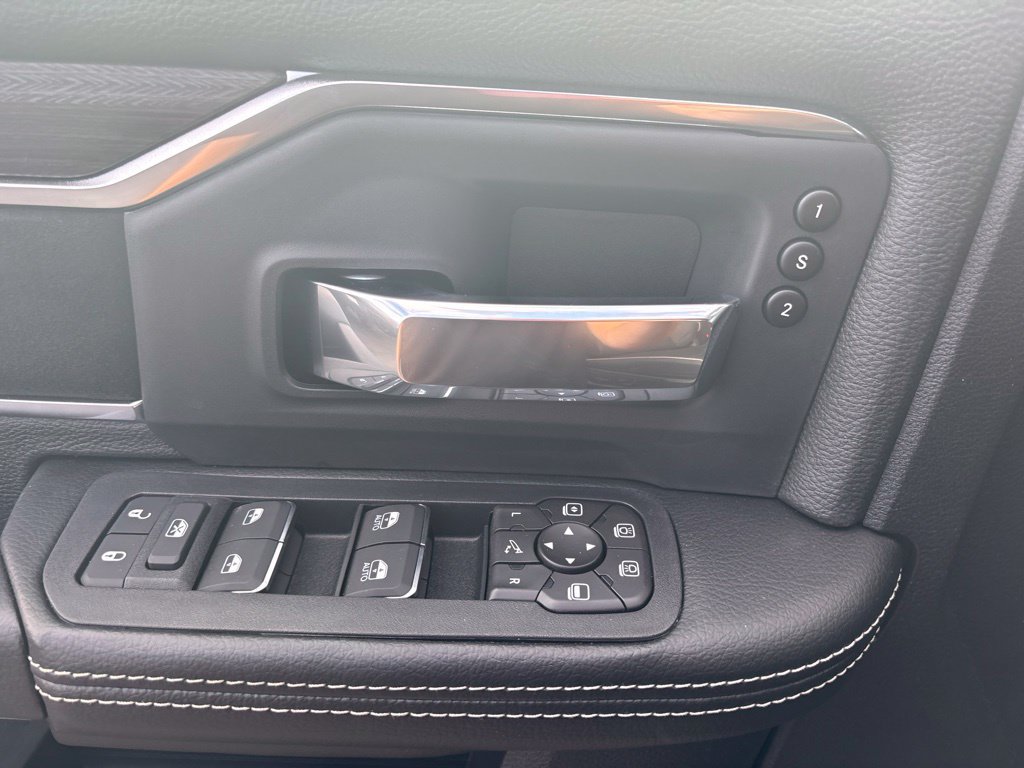 New 2026 RAM 3500 Laramie AWD/4WD image 16