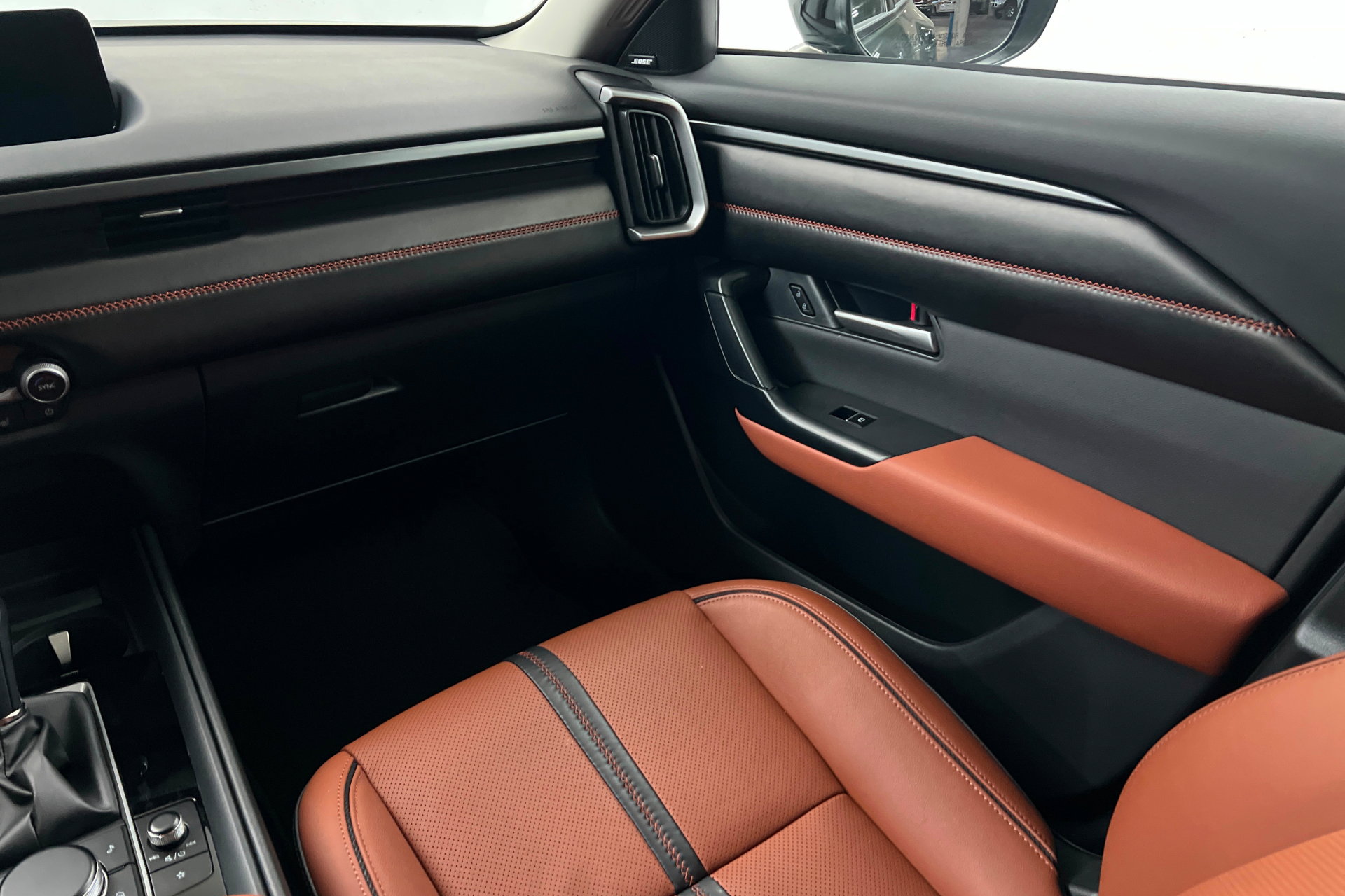 Used 2025 MAZDA CX-50 AWD 2.5 Turbo w/ Premium Pkg image 10