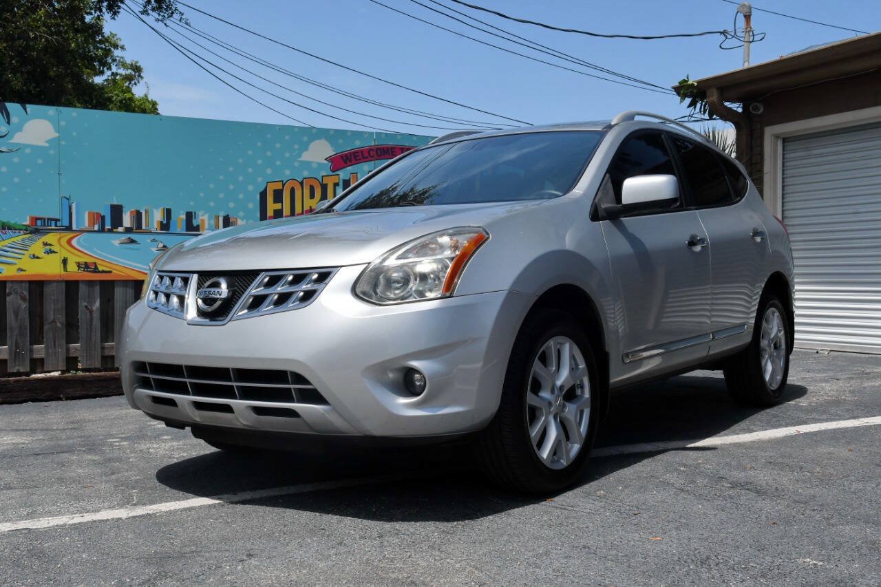 Used 2013 Nissan Rogue SL FWD image 1