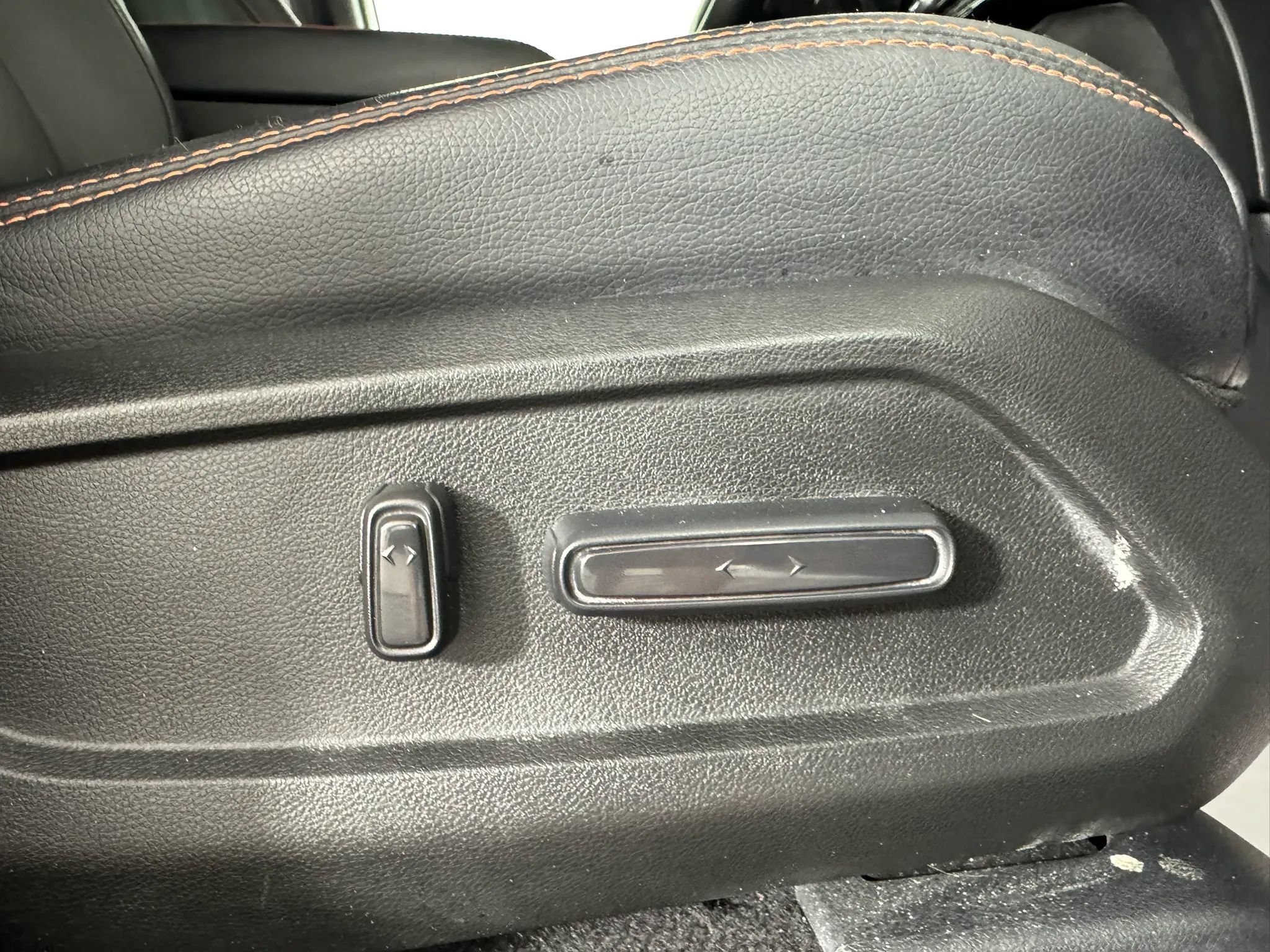 Used 2025 Honda Pilot TrailSport image 38