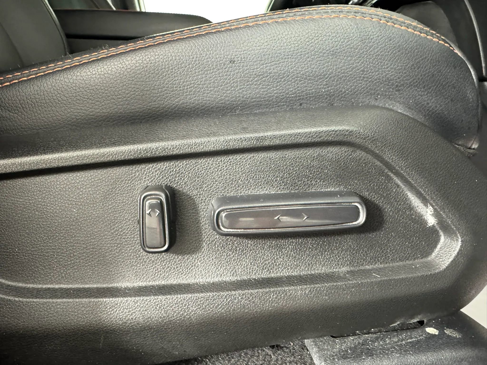 Used 2025 Honda Pilot TrailSport image 38