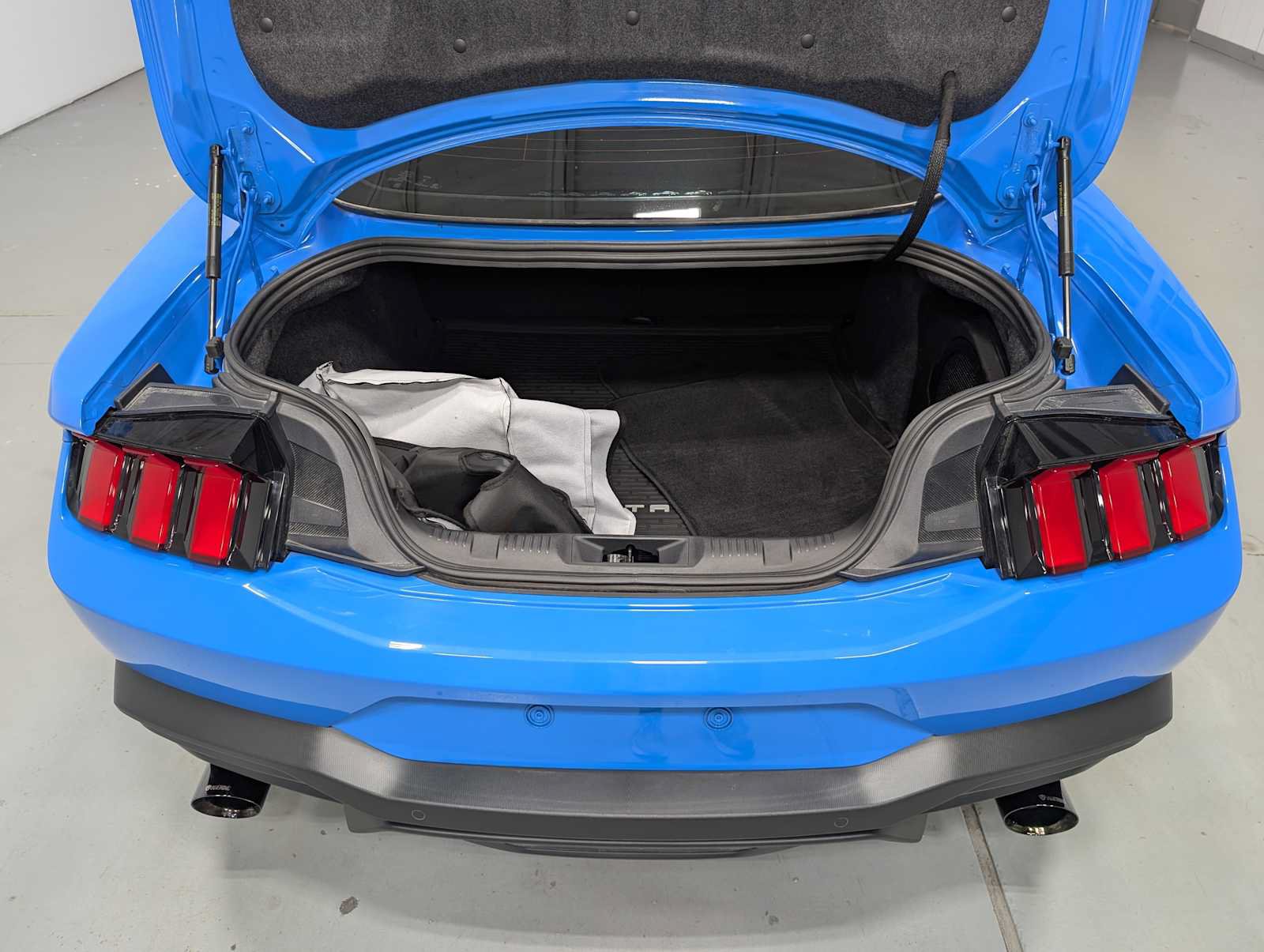 Used 2025 Ford Mustang GT Premium w/ Mustang Nite Pony Package RWD image 40