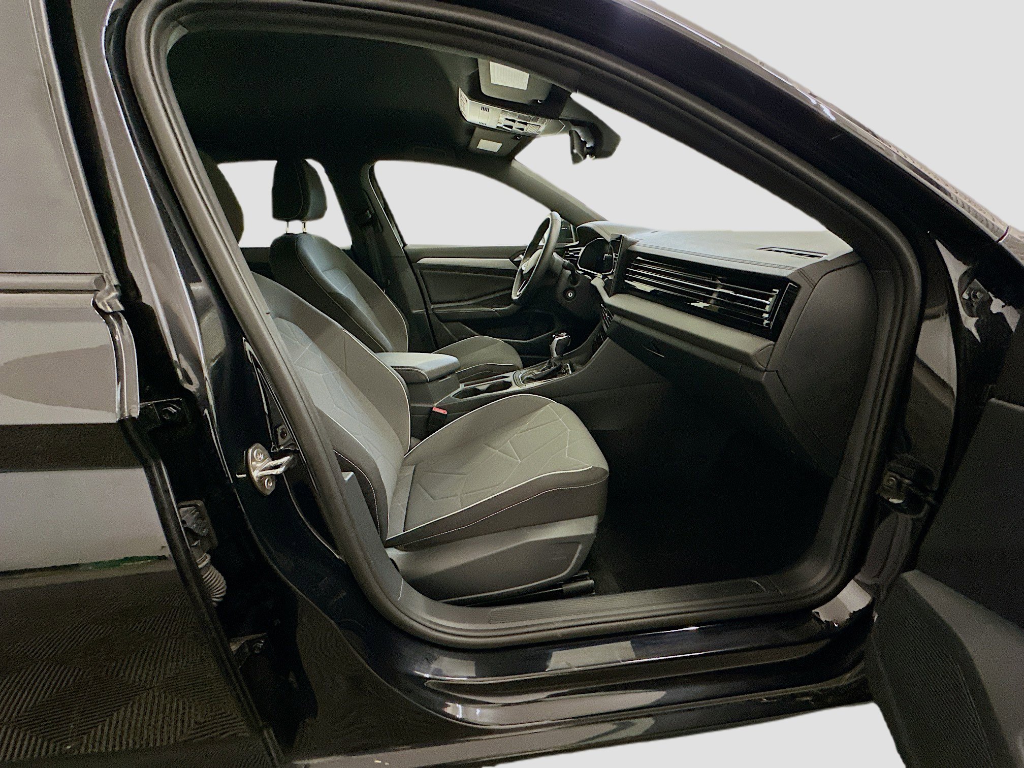 Used 2025 Volkswagen Jetta Sport image 31