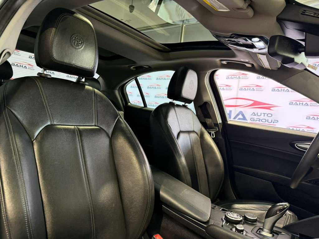 Used 2017 Alfa Romeo Giulia RWD image 59