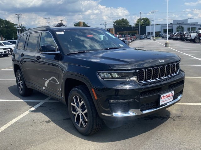 New 2025 Jeep Grand Cherokee L Limited w/ Trailer Tow Package image 2
