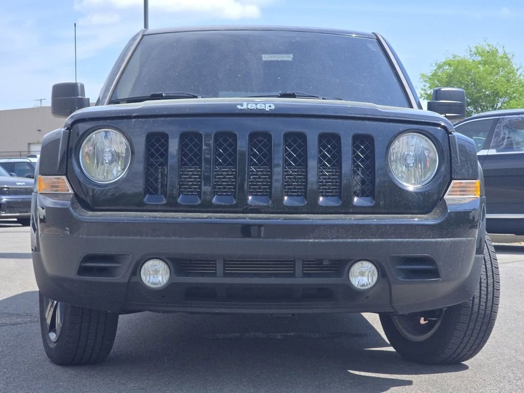 Used 2016 Jeep Patriot Latitude FWD image 7