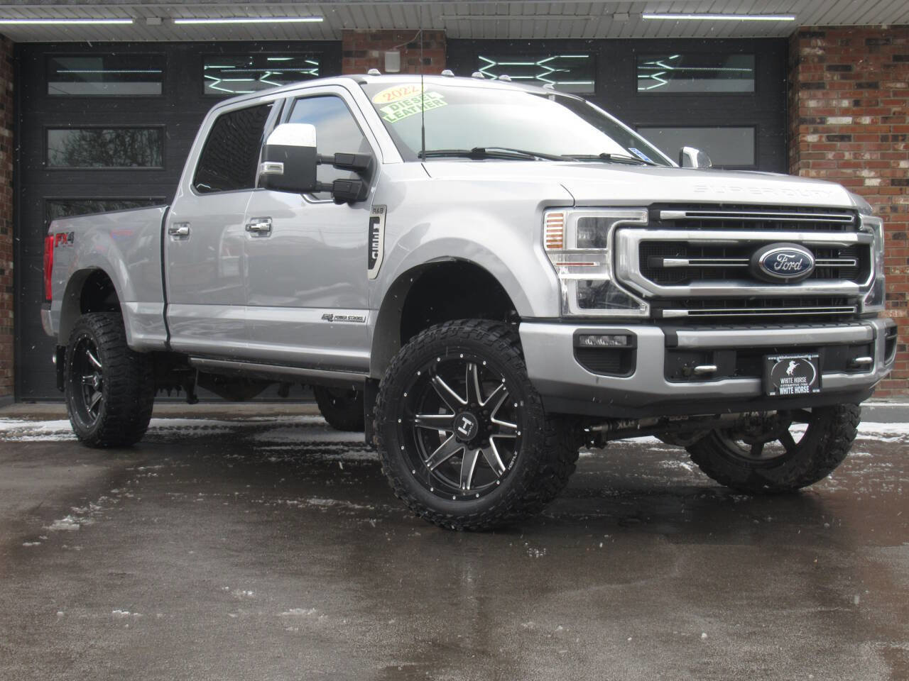 Used 2022 Ford F350 Platinum image 2