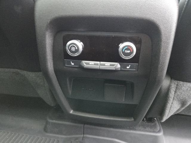 Used 2025 GMC Acadia AT4 w/ Luxury Package image 17