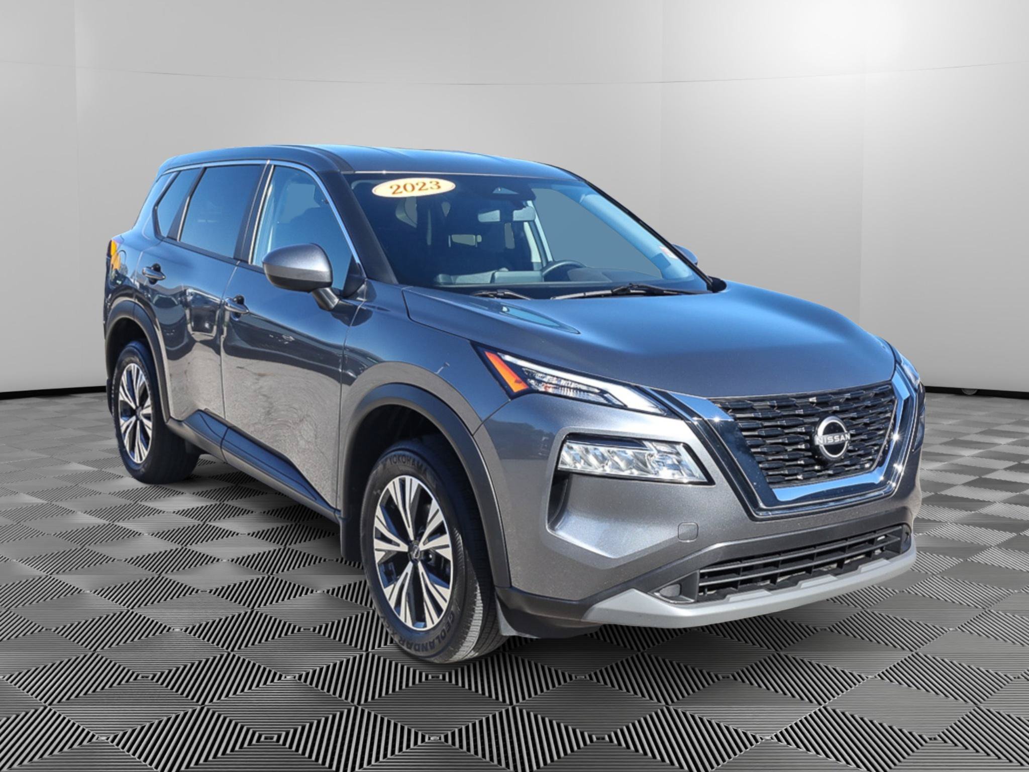 Used 2023 Nissan Rogue SV