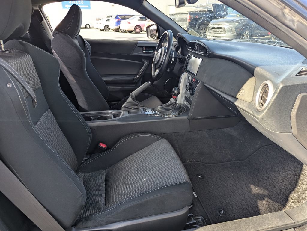 Used 2019 Toyota 86 RWD image 30