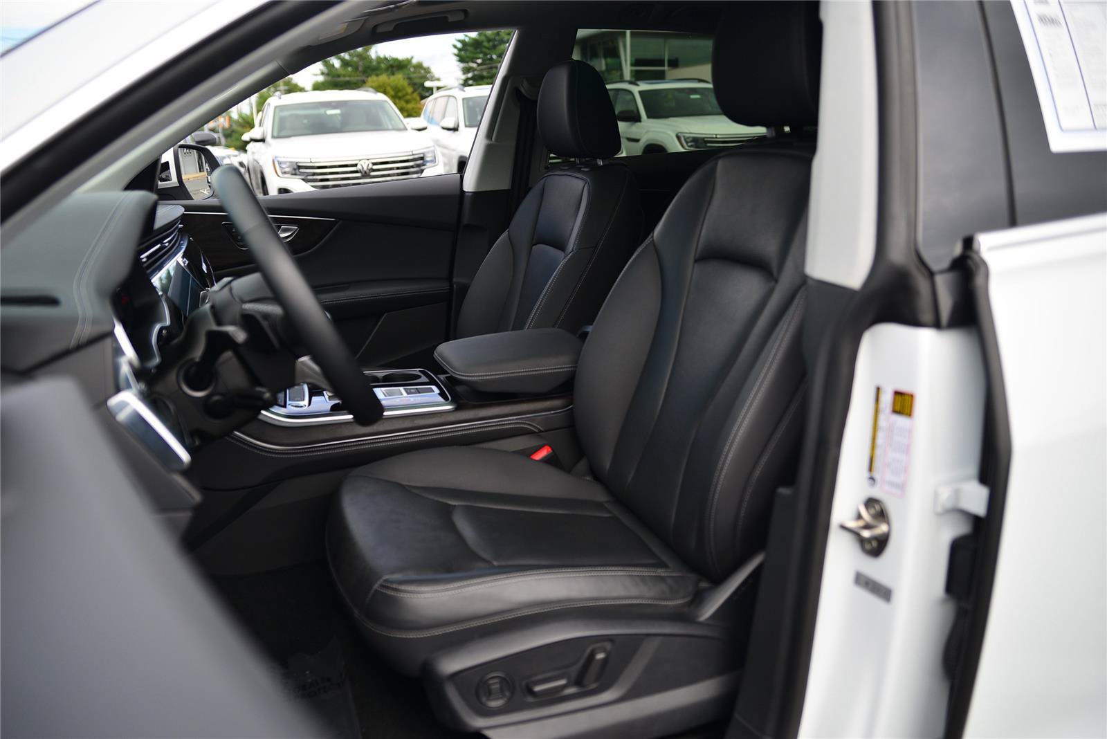 Used 2023 Audi Q8 Premium Plus AWD/4WD image 25