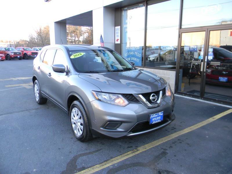 Used 2016 Nissan Rogue S AWD/4WD image 2