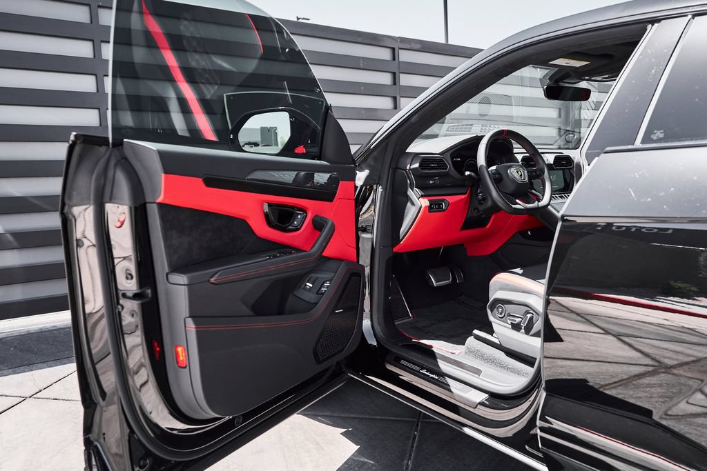 Used 2023 Lamborghini Urus S AWD/4WD image 29