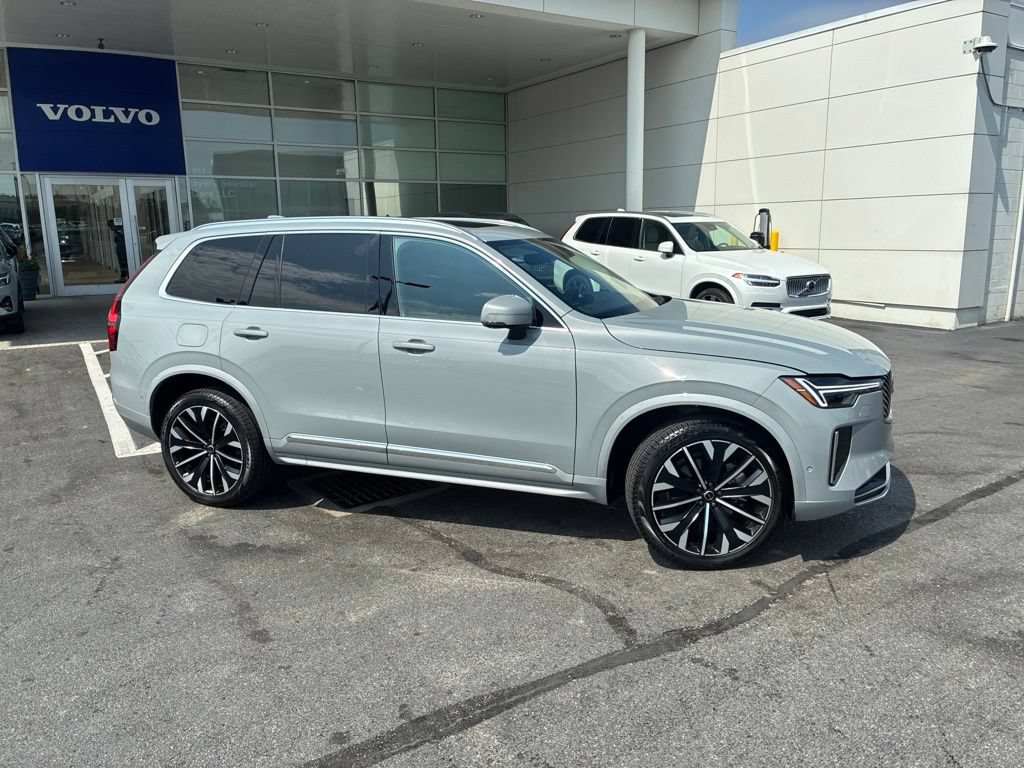 Certified 2026 Volvo XC90 B6 Plus AWD/4WD image 2