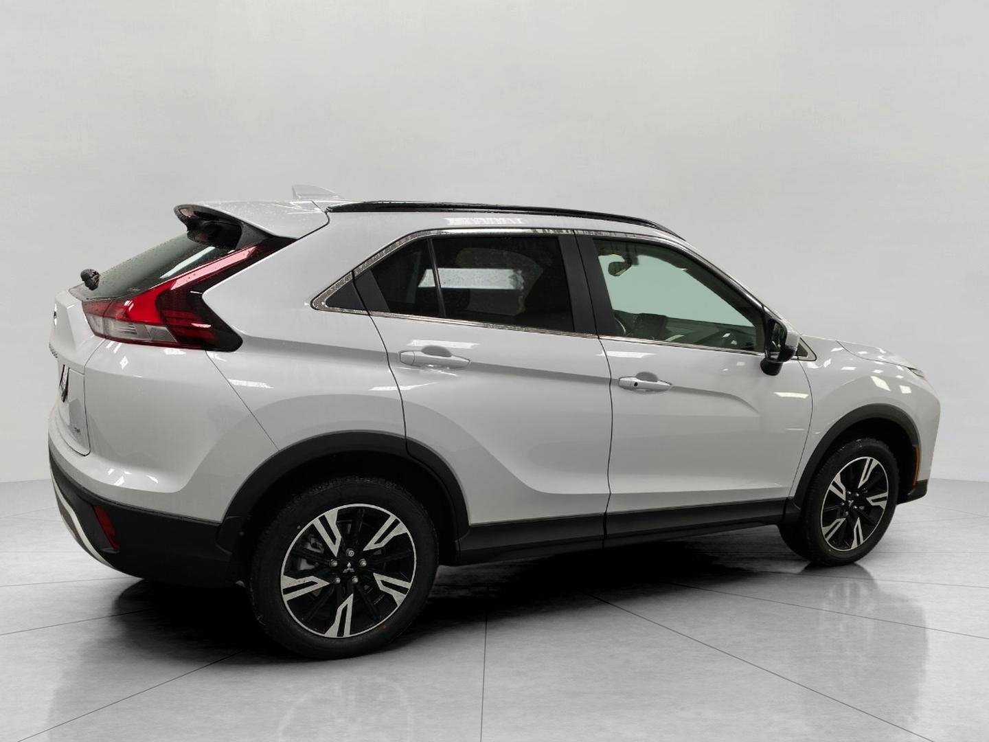New 2026 Mitsubishi Eclipse Cross SE image 2