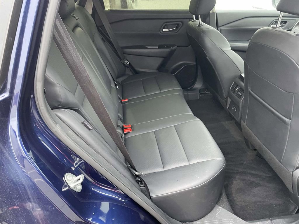 Used 2025 Nissan Rogue SV w/ SV Premium Package image 47