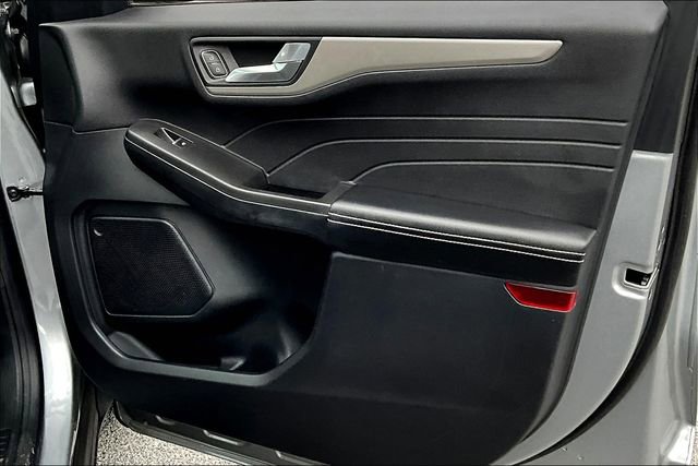 Used 2021 Ford Escape SE image 19