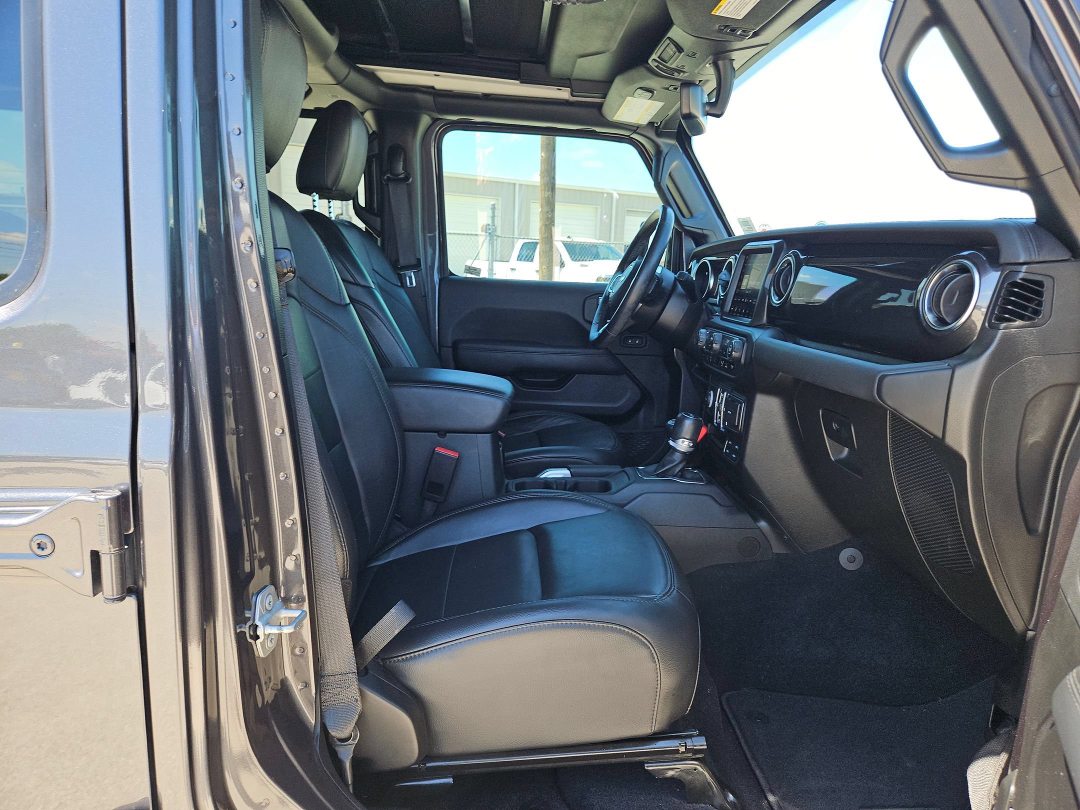 Used 2021 Jeep Wrangler Unlimited Sahara AWD/4WD image 27