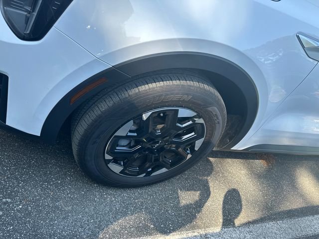 Used 2025 Kia Sorento S FWD image 4