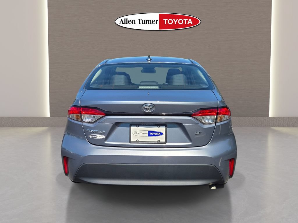 Used 2025 Toyota Corolla LE FWD image 8