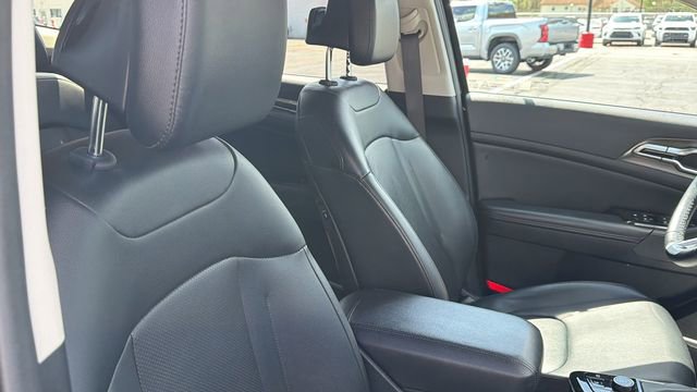 Used 2023 Kia Sportage EX image 29