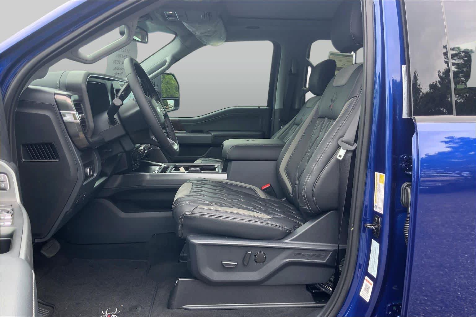 New 2026 Ford F250 Lariat w/ Black Appearance Package AWD/4WD image 9