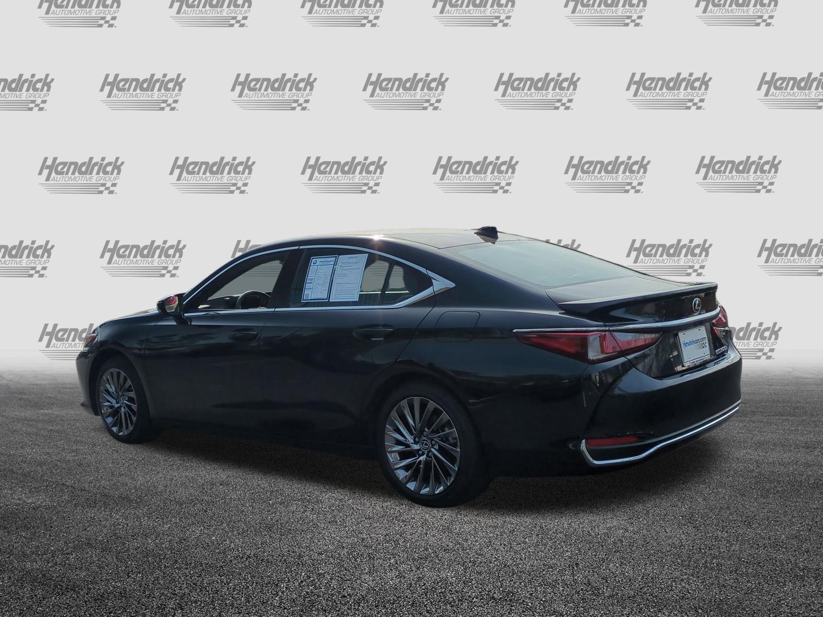 Used 2024 Lexus ES 300h w/ Technology Package image 8