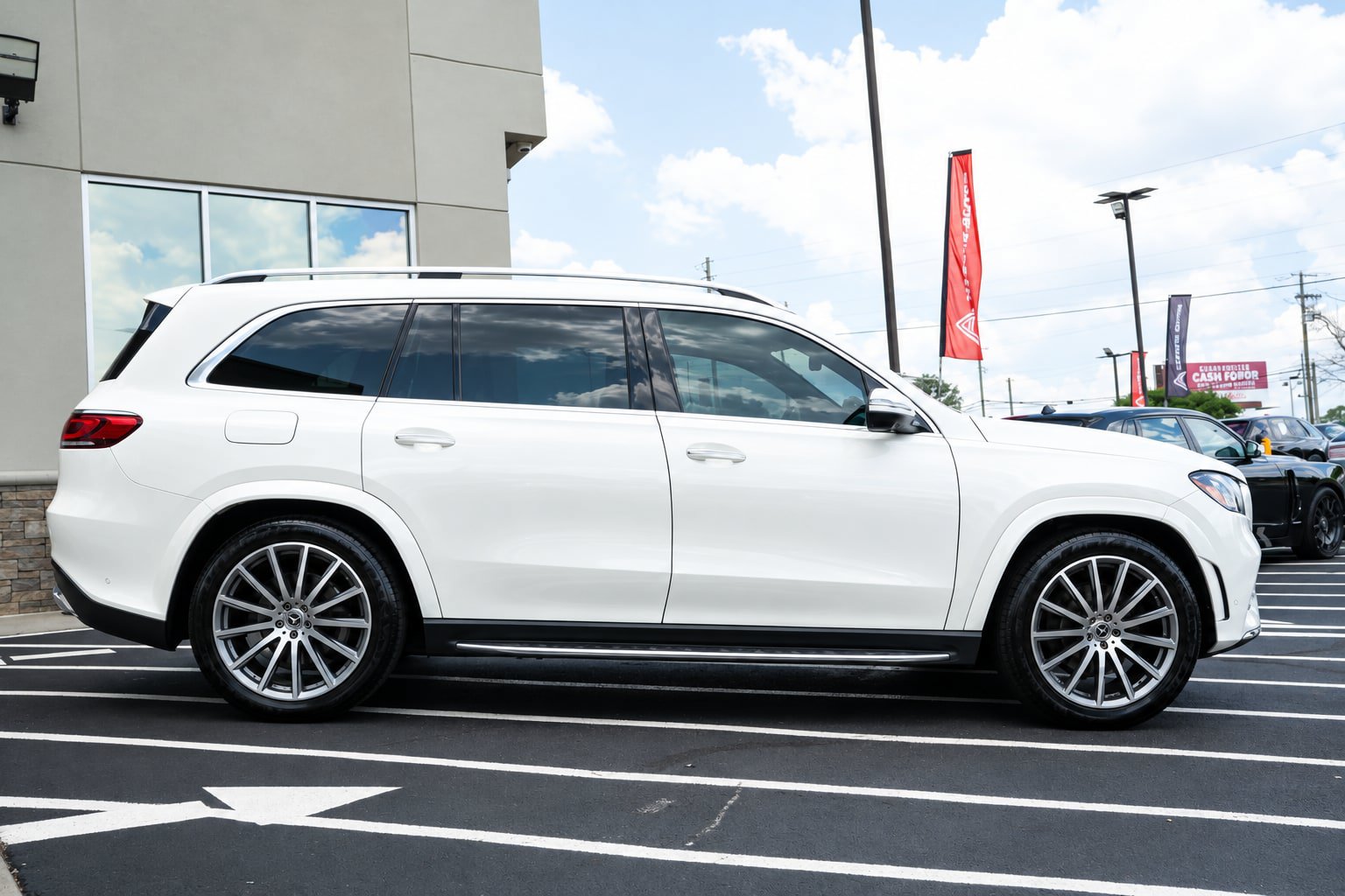 Used 2023 Mercedes-Benz GLS 450 4MATIC image 5