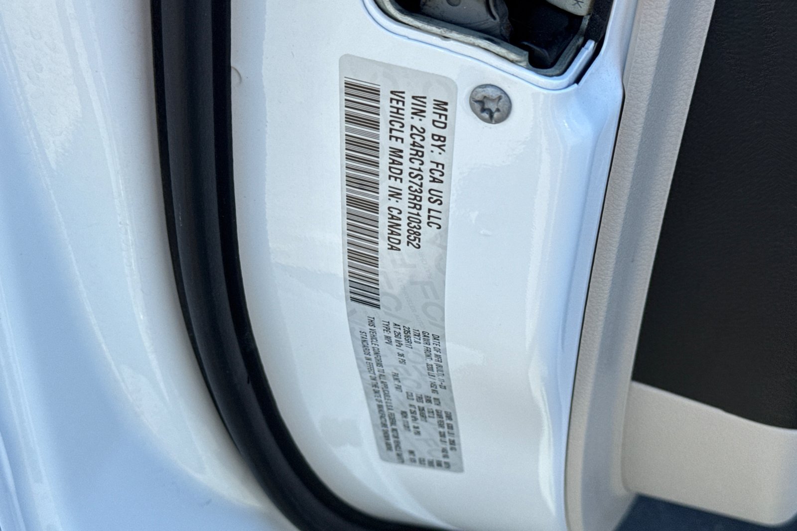 Used 2024 Chrysler Pacifica Limited FWD image 35