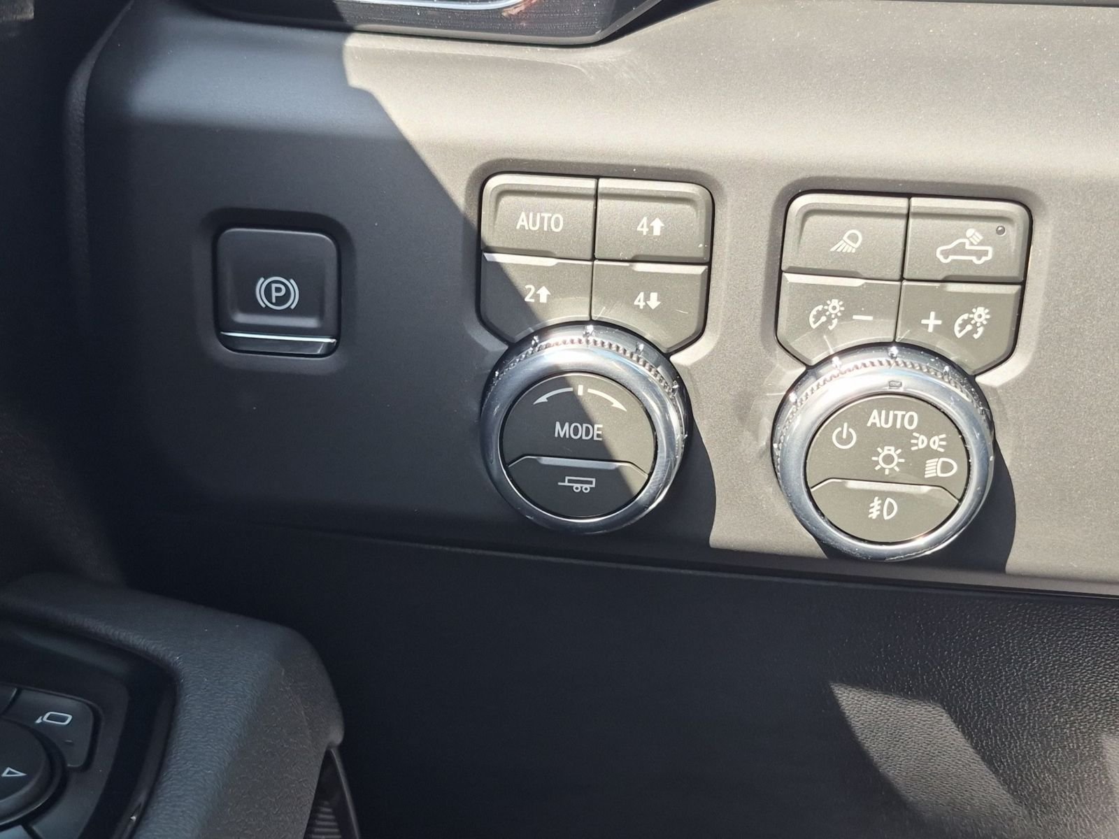 New 2026 GMC Sierra 1500 AT4 w/ AT4 Premium Package AWD/4WD image 17