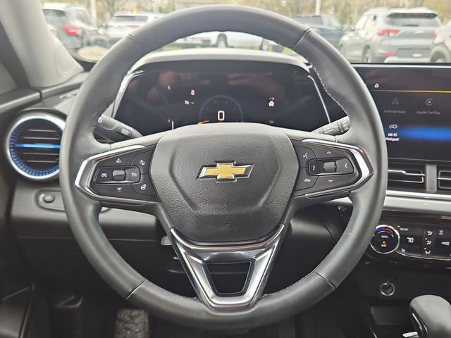 Used 2025 Chevrolet Trax LT w/ Driver Confidence Package image 15