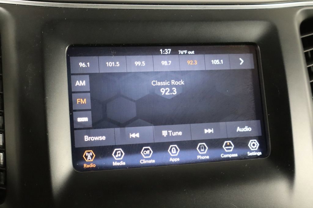 Used 2019 Jeep Cherokee Latitude Plus w/ Comfort/Convenience Group AWD/4WD image 29