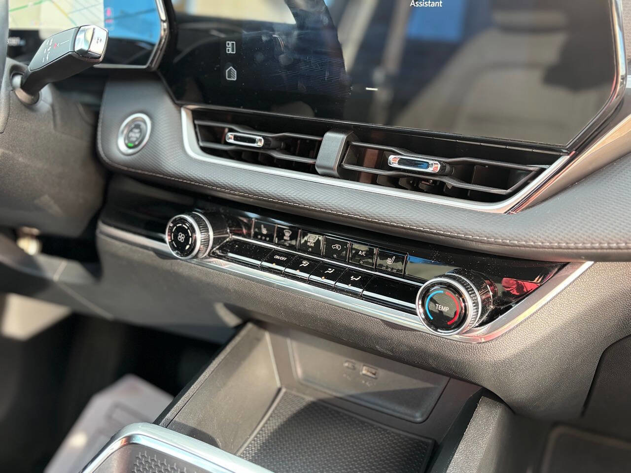 Used 2025 Chevrolet Equinox LT image 15