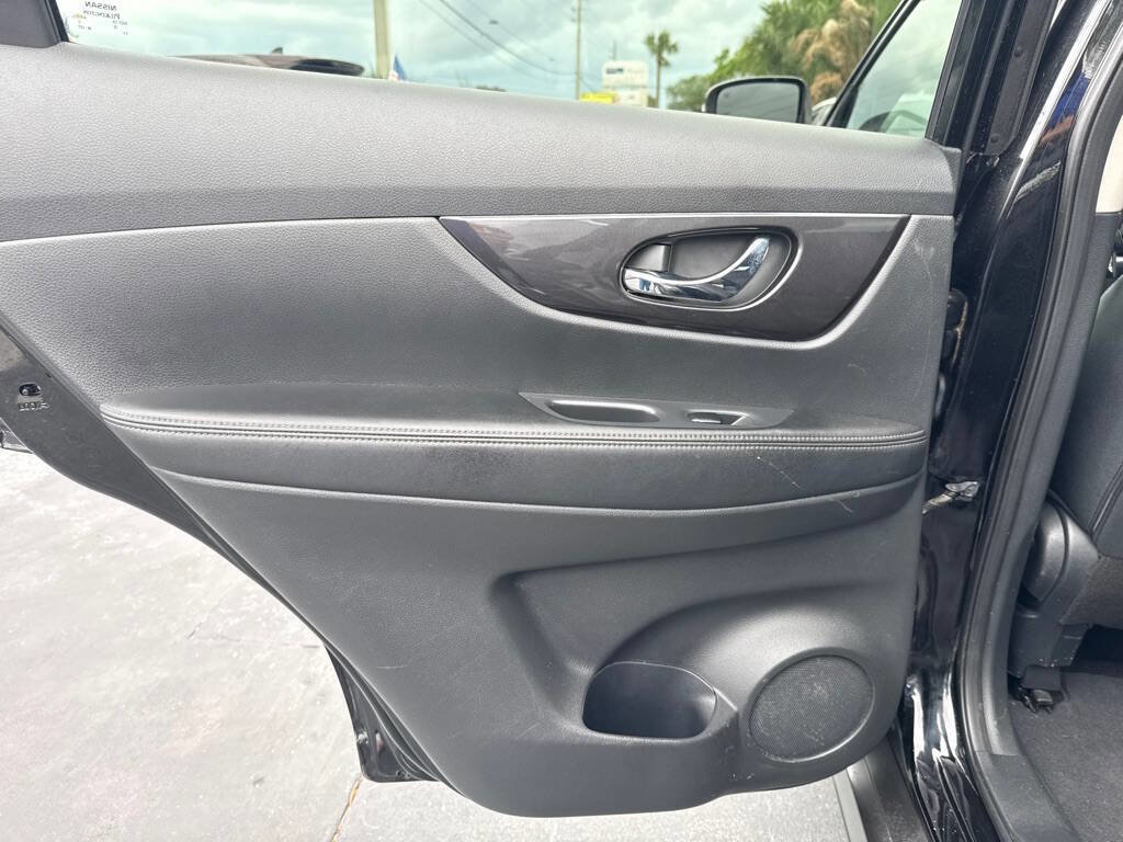 Used 2019 Nissan Rogue S w/ Special Edition Package FWD image 23