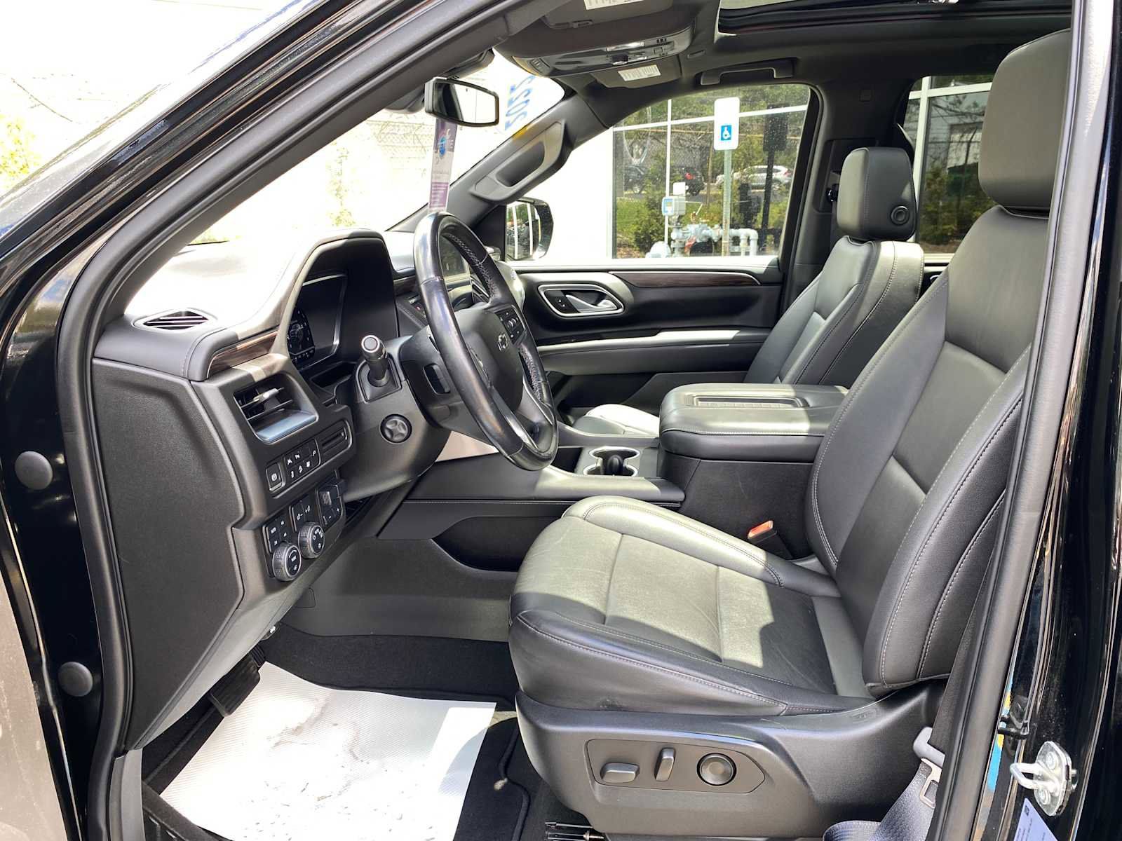 Used 2022 Chevrolet Tahoe Z71 w/ Off-Road Capability Package AWD/4WD image 10