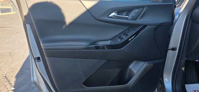 Used 2025 Chevrolet Equinox LT image 8