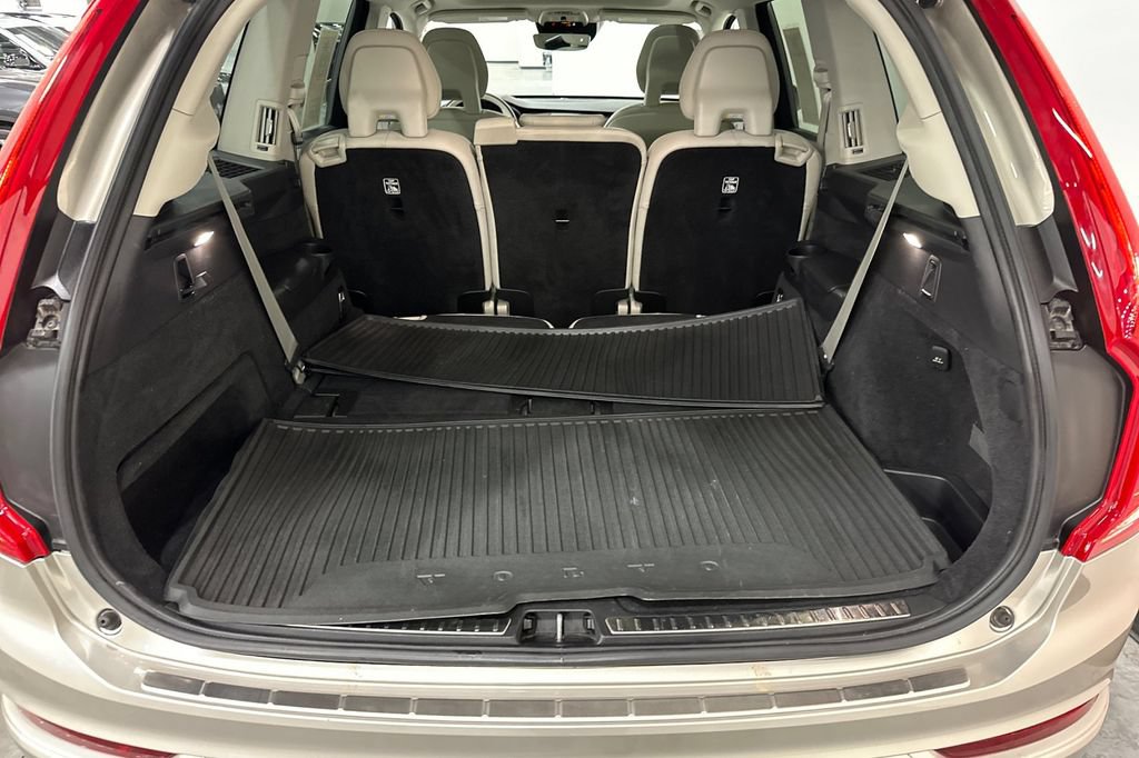Used 2017 Volvo XC90 T6 Momentum w/ Vision Package AWD/4WD image 18