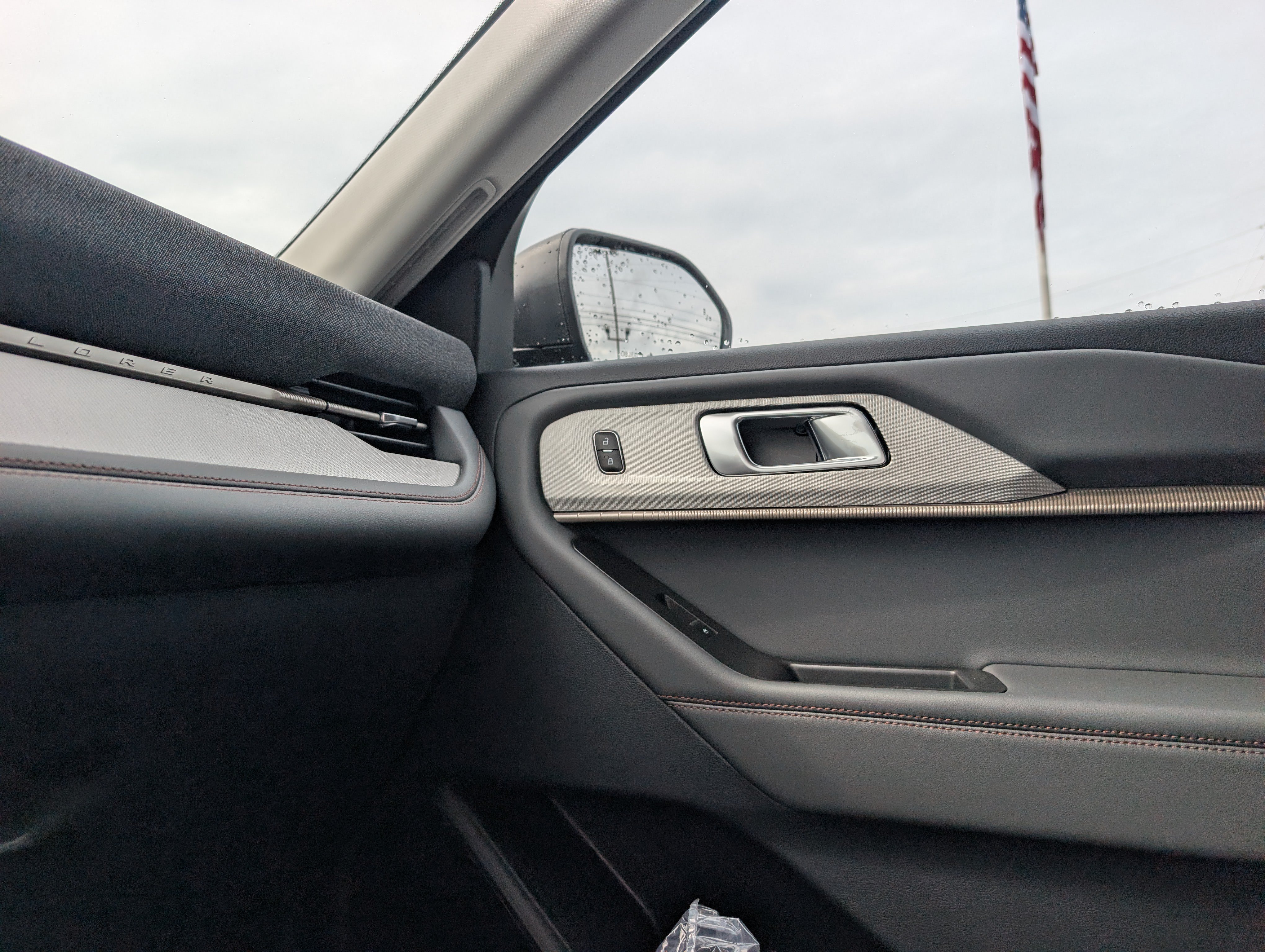 New 2026 Ford Explorer Active RWD image 31