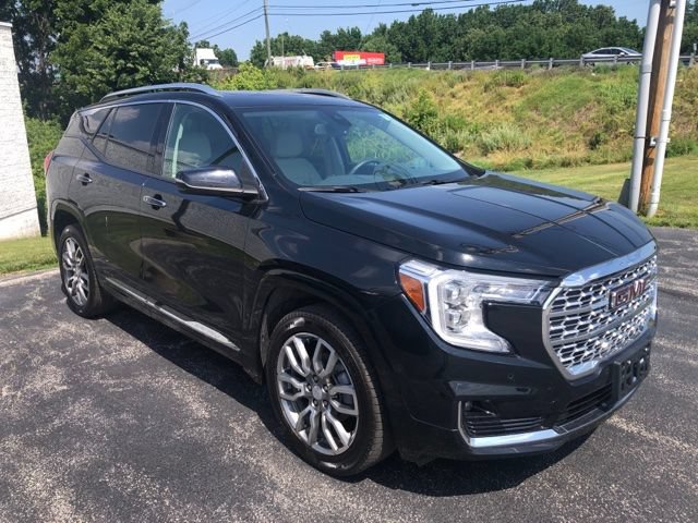 Used 2022 GMC Terrain Denali AWD/4WD image 1