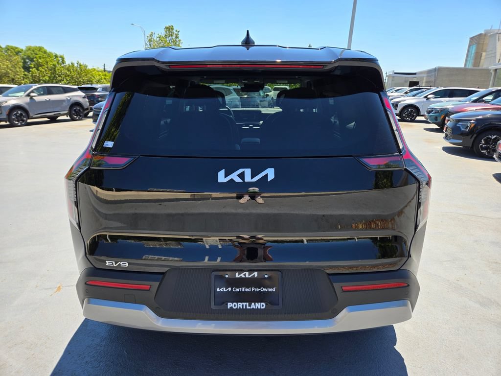 Certified 2024 Kia EV9 Light Long Range RWD image 5