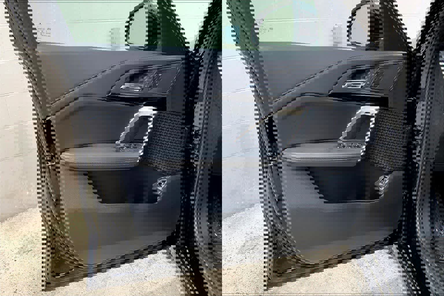 Used 2025 BMW X1 xDrive28i w/ Convenience Package AWD/4WD image 29