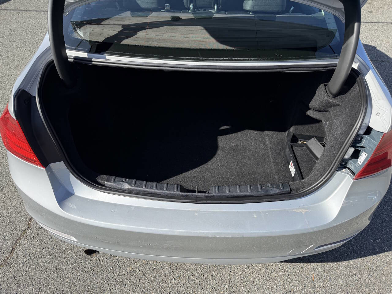 Used 2014 BMW 320i 320i 4dr Sedan image 12