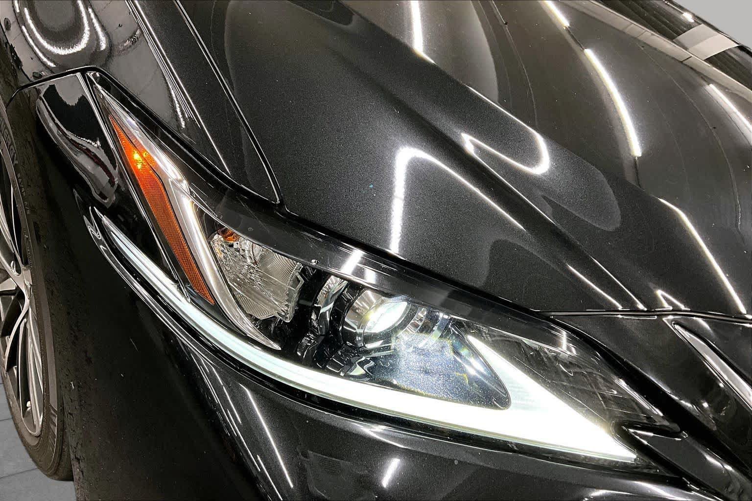 Used 2024 Lexus ES 300h w/ Premium Package FWD image 27