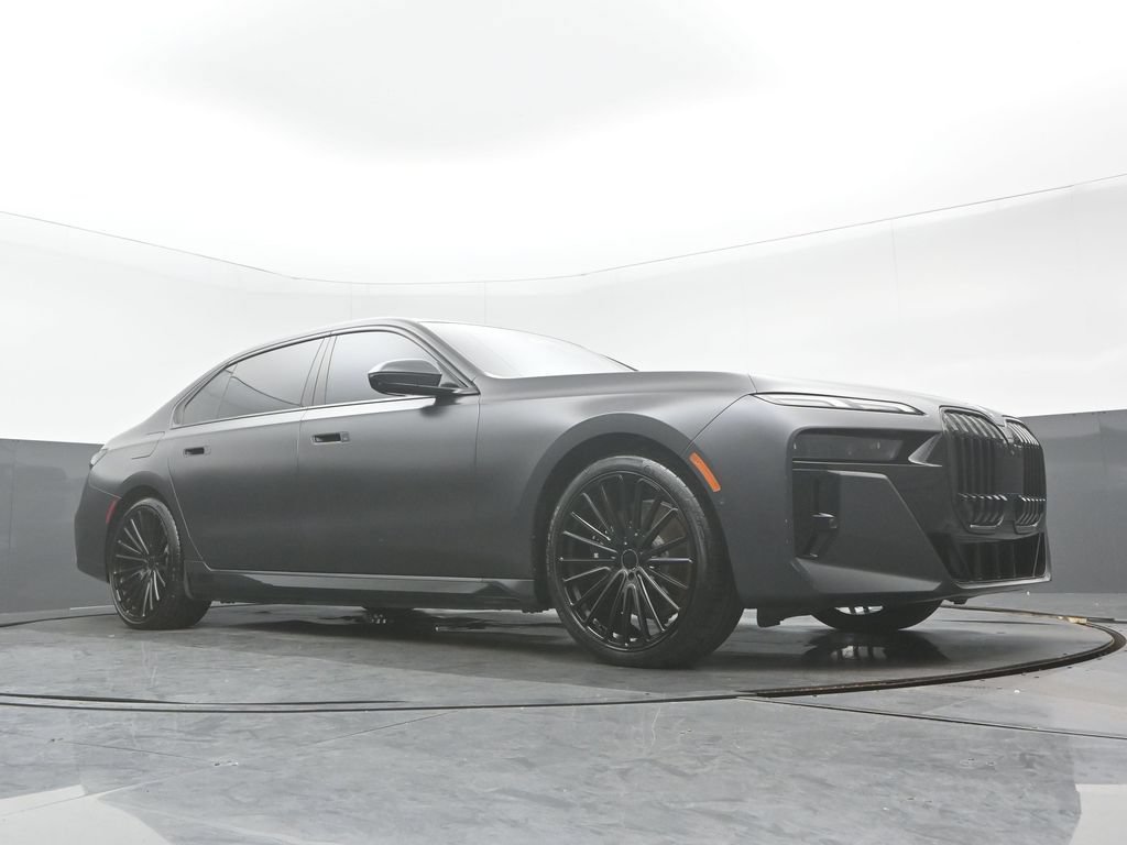Used 2023 BMW i7 xDrive60 AWD/4WD image 33