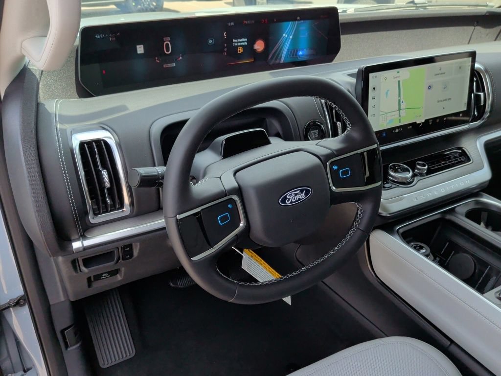 New 2027 Ford Expedition Platinum w/ Driver's Package RWD image 16