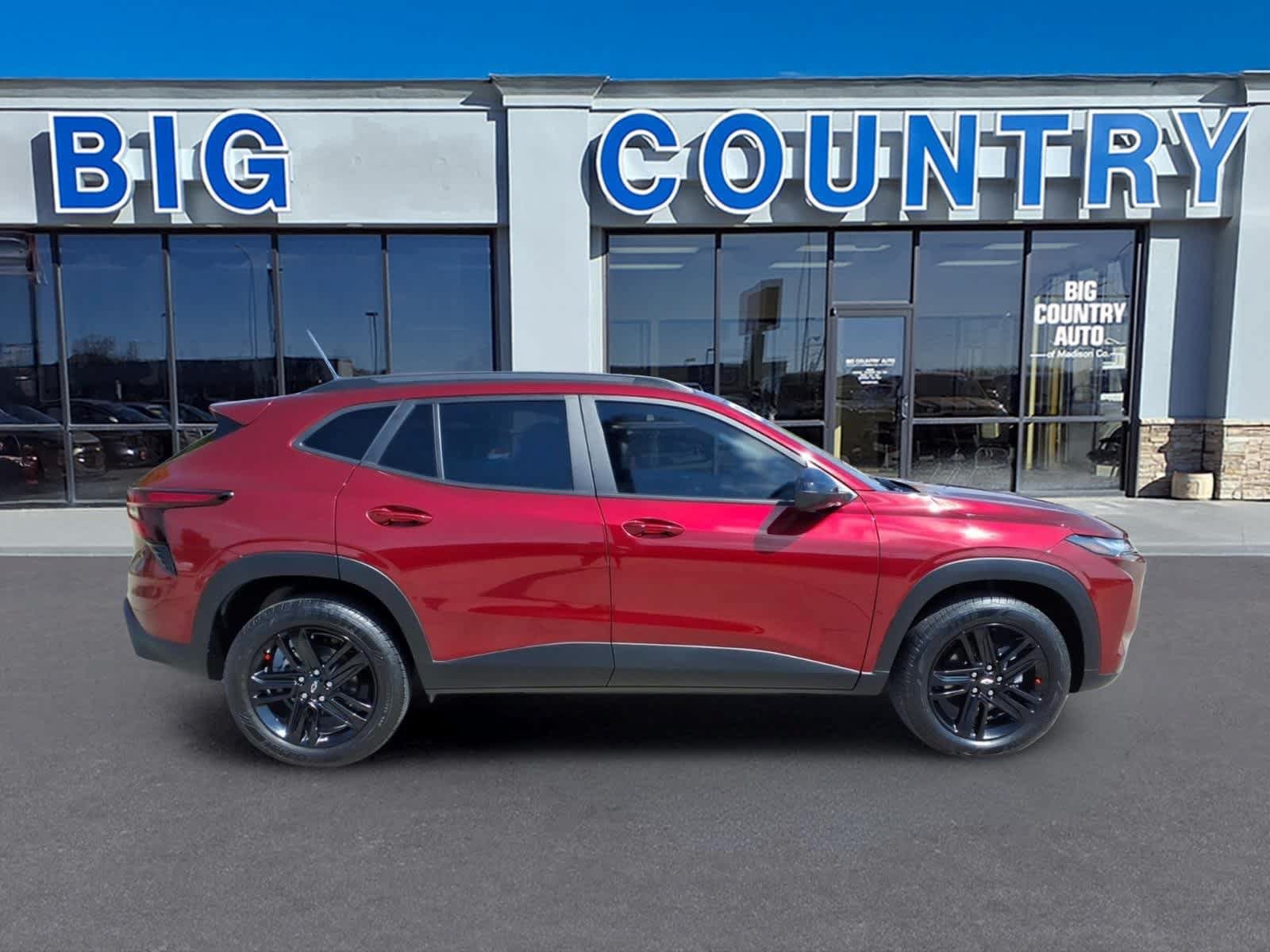 Used 2024 Chevrolet Trax ACTIV w/ Driver Confidence Package FWD image 4