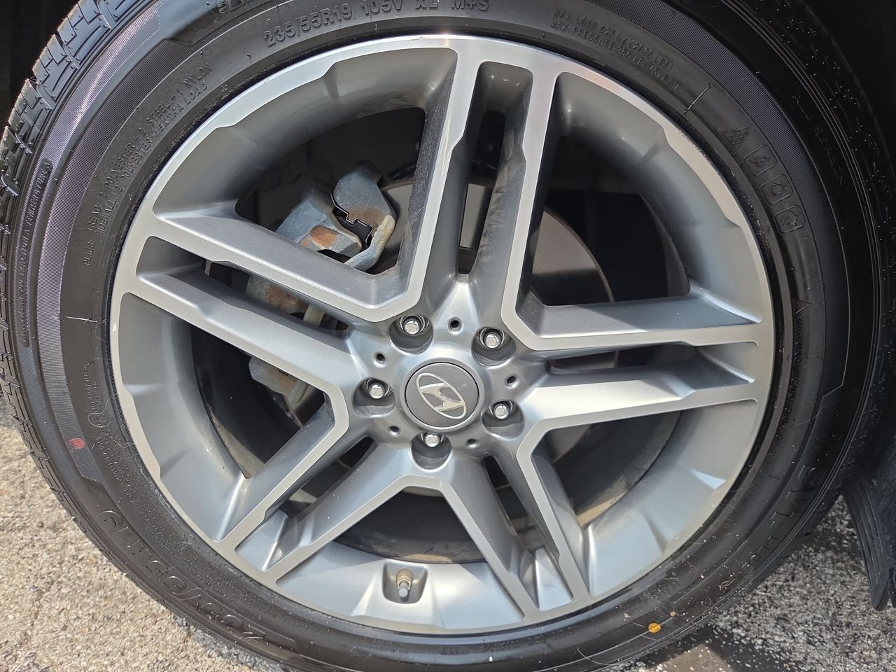 Used 2019 Hyundai Santa Fe XL FWD image 12