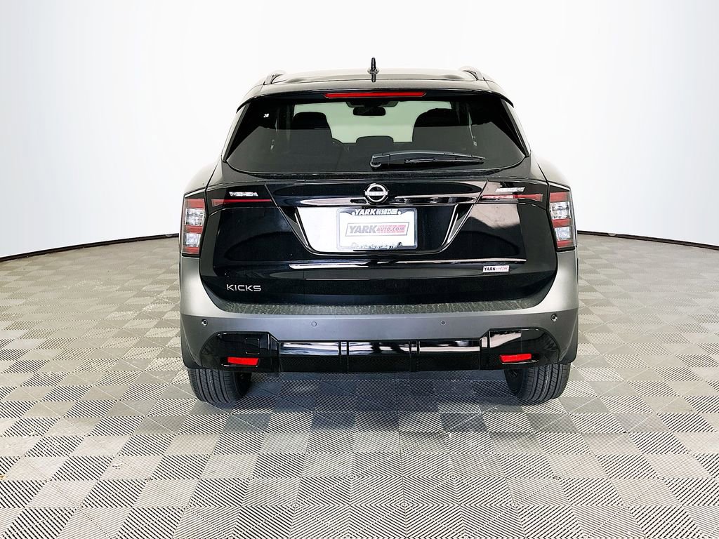 New 2026 Nissan Kicks SV w/ Charging Package FWD image 9