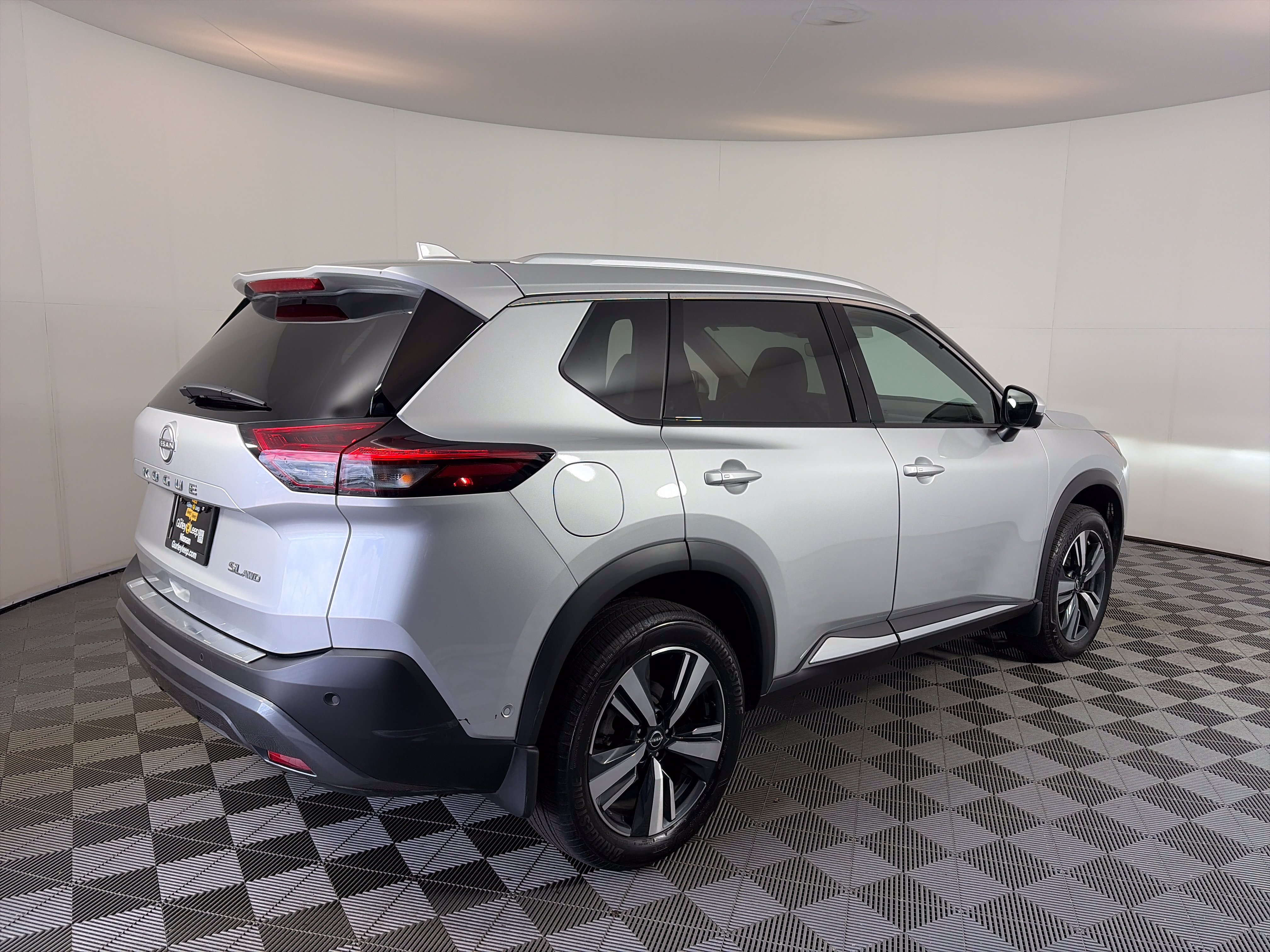 Used 2023 Nissan Rogue SL w/ SL Premium Package AWD/4WD image 10